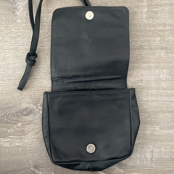 Black Purse - Picture 3 of 6